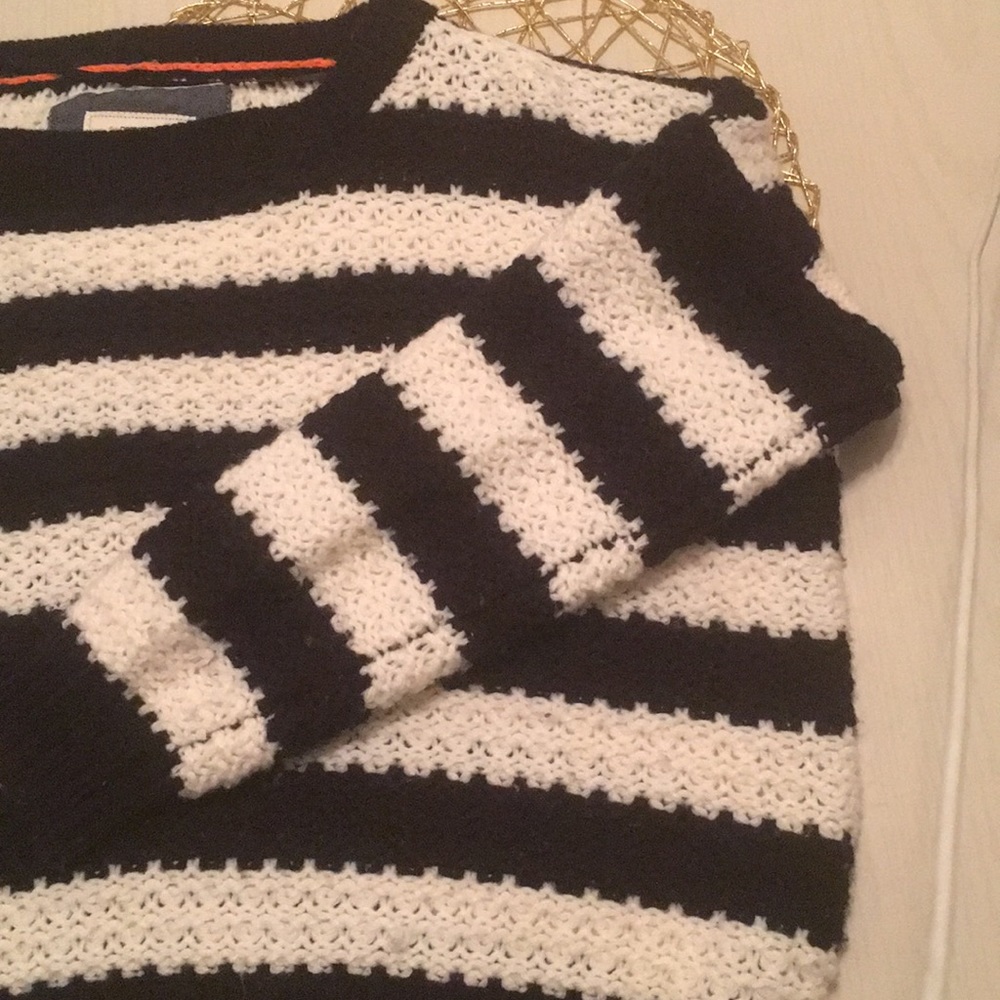 Knitted crop sweater